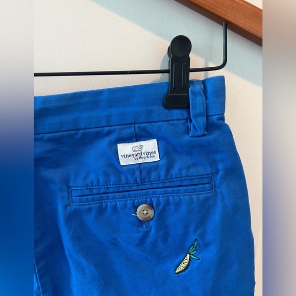 Vineyard Vines Boys Embroidered Pineapples Shorts - Picture 4 of 12